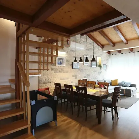 Larus Apartmán